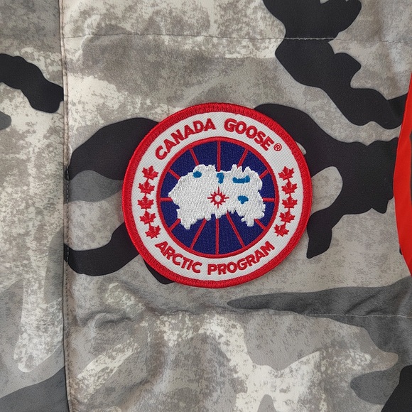 Canada Goose NBA Rhude Freestyle Gray Vest - Picture 11 of 11